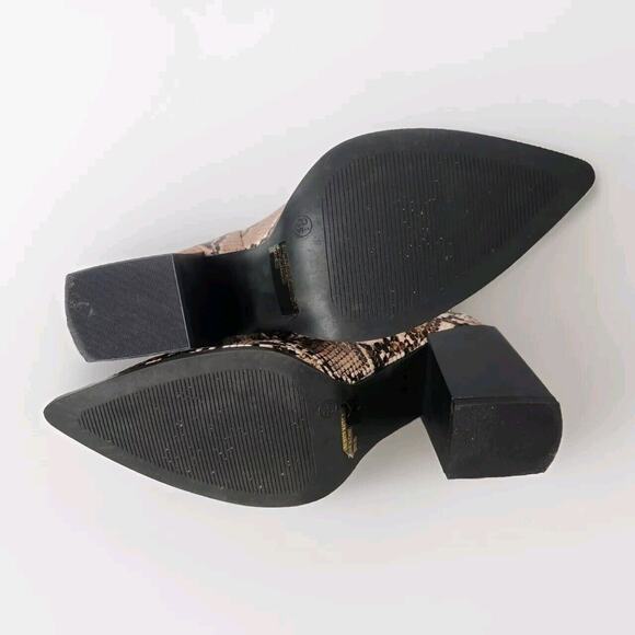 Wild Diva Pointy Toe Chunky Heels Ankle Boots Snake skin Size 8.5 Pre-owned - Picture 5 of 8